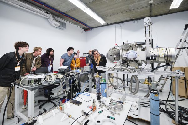 (C) Fred Libochant Fotografie

Noordwijk / Open dag NL Space Campus / High-tech faciliteiten: Small Antenna Test Center, CometLab, Space Simulation Facility