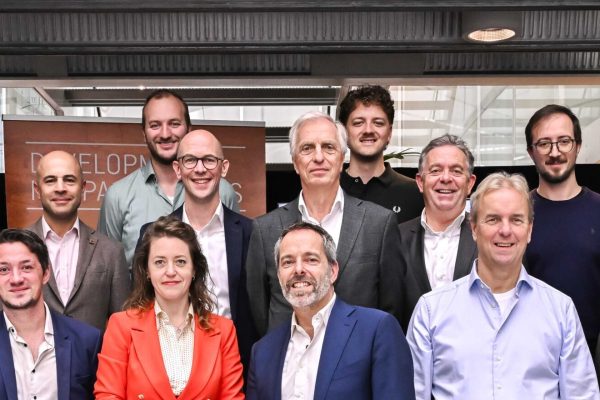 Low Res 3AY6088 Low Res 3AY6088